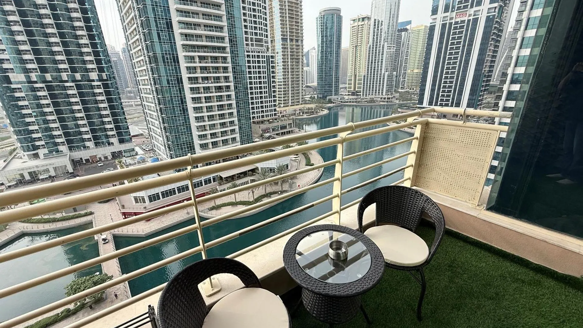 Livincci- 1 Bed Apartment In Jlt-10 Dubai