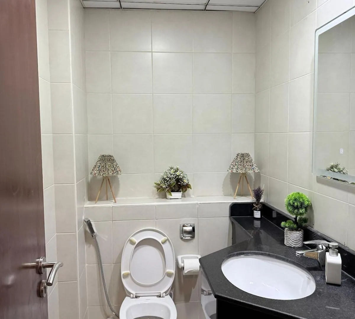 Livincci- 1 Bed Apartment In Jlt-10 Dubai